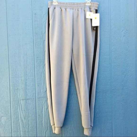 NWT Bodyglove Grey Side Stripe Straight Leg Casual Joggers Medium Pants Gym - Picture 4 of 8